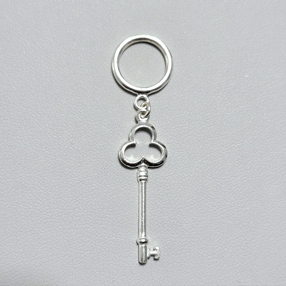 Sterling silver key pendant 2" - Picture 6 of 6